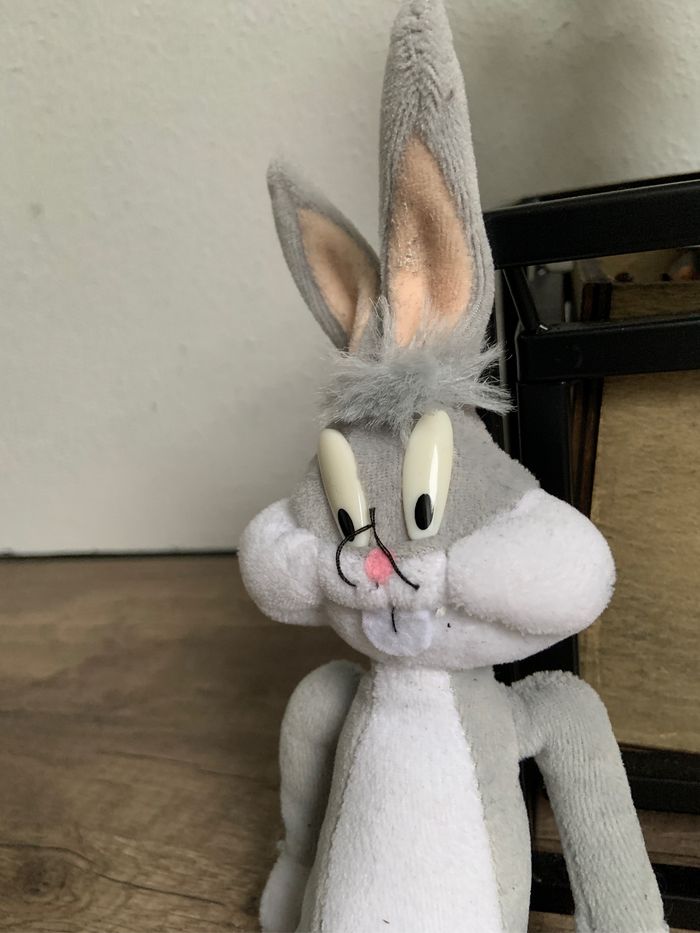 Peluche Bugs Bunny hauteur 30 cm - photo numéro 4
