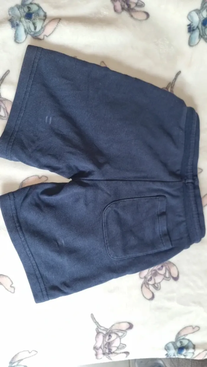 Short pat patrouille 6 ans en très bon état - photo numéro 4