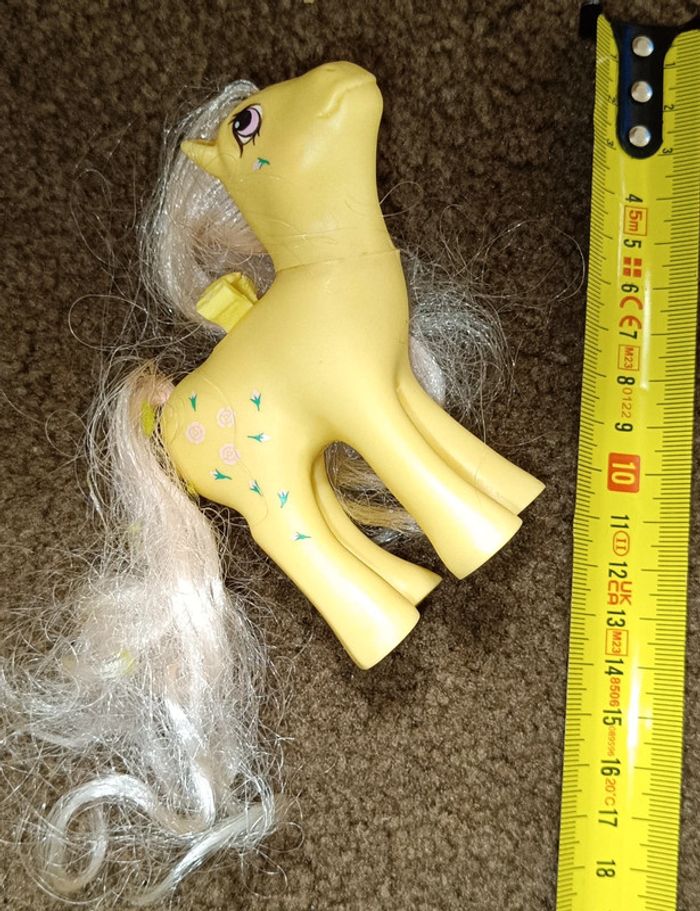 Figurine poney rosedust + costume déguisement dragon - photo numéro 4