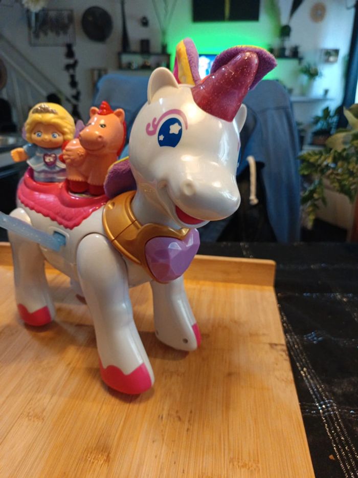 Licorne azalée de chez VTech avec la fée Chloé - photo numéro 2
