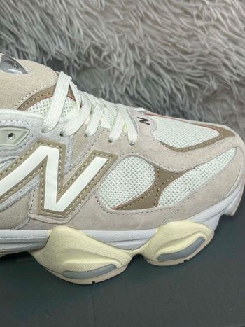 Basket New balance 9060 beige et marron taille 39 neuf femme