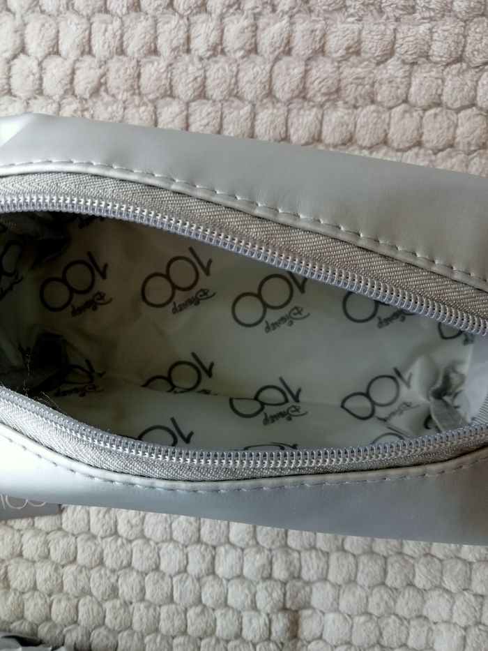 Trousse de toilette ou maquillage 100 ans Disney - photo numéro 4