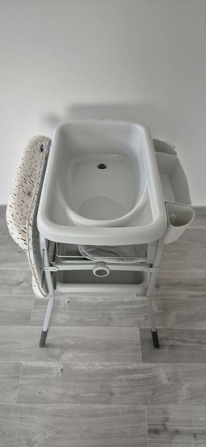 Table à langer avec baignoire - photo numéro 8