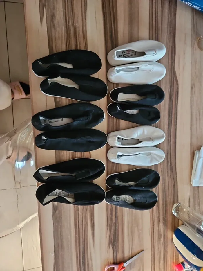 Lot de paires de patins de gym
