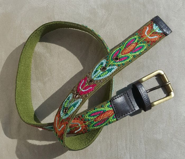 Magnifique ceinture Catimini comme neuve