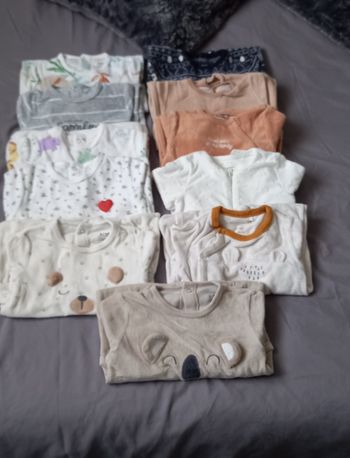 Lot 11 grenouillères 6 mois