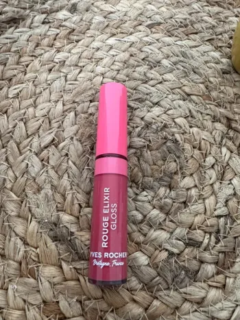 Yves rocher gloss rouge elixir 7mL 04 à utiliser 12 mois après ouverture valeur 14€