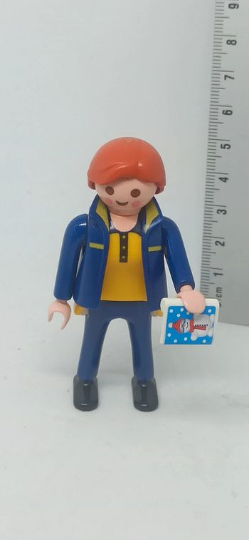 Femme factrice avec lettre playmobil