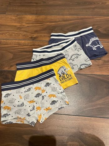 Lot de quatre boxers 2/3 ans