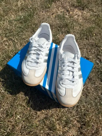 Adidas samba blanche et argent grise 37 1/3