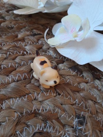 Petite figurine en forme de chat