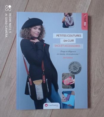 Livre Petites coutures en cuir sacs et accessoires