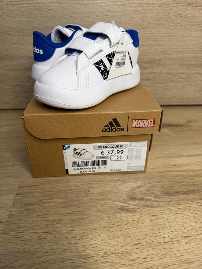 Chaussure Adidas Marvel Spiderman taille 22 - photo numéro 5