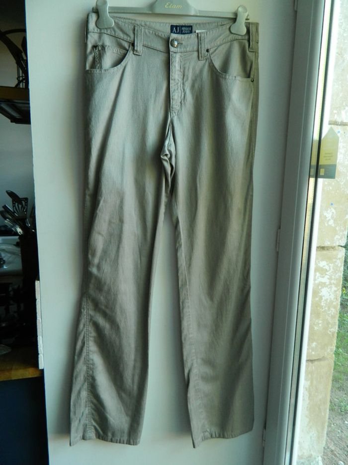 Pantalon coupe droite T 31 "Armani Jeans"