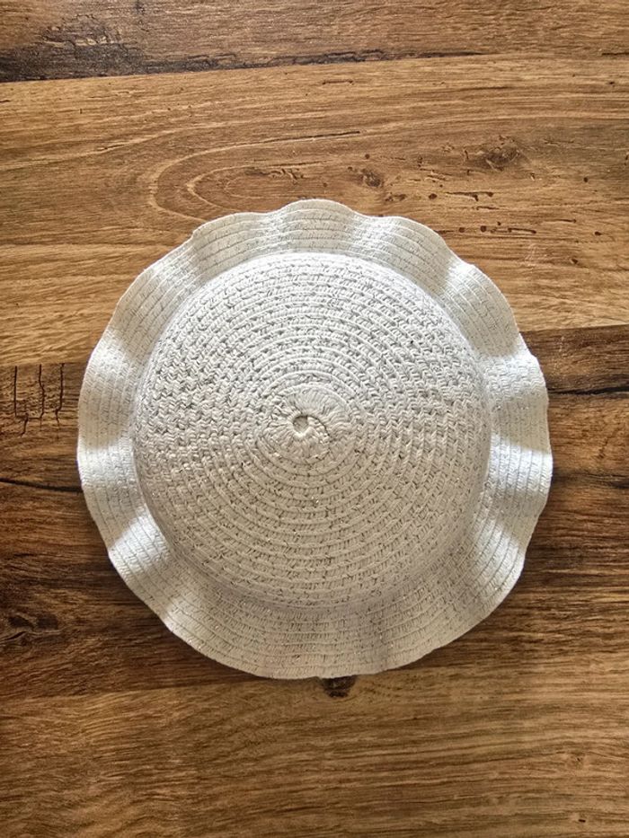 Chapeau rond neuf - photo numéro 2