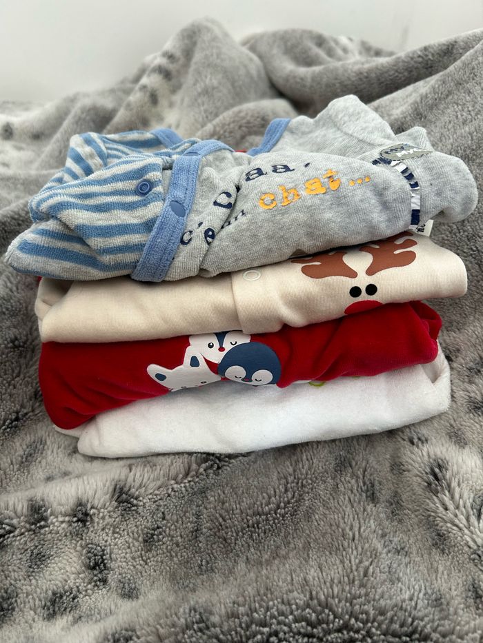 9 Pyjamas 3 mois - photo numéro 2