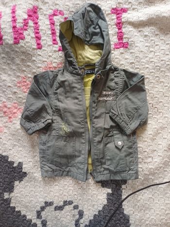 Veste / coupe vent grise et vert pomme 6 mois
