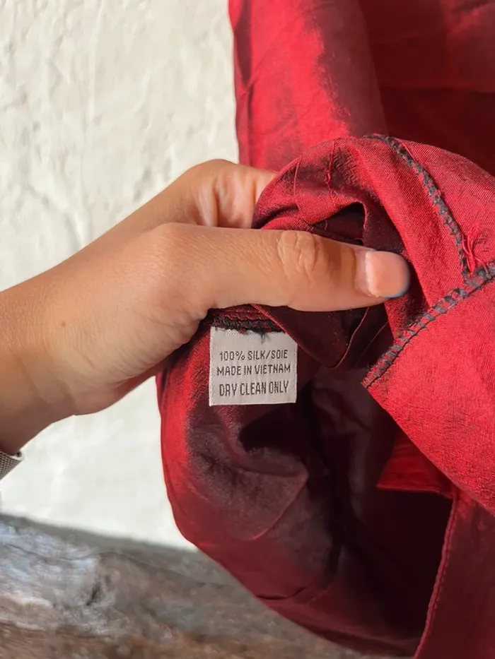 Top gilet en pure soie rouge bordeaux – chic & intemporel – T. M - photo numéro 5