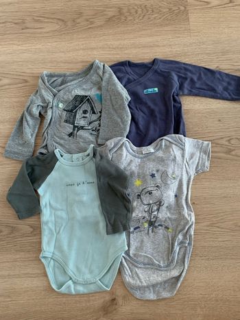 Lot de 4 bodys 3 mois 