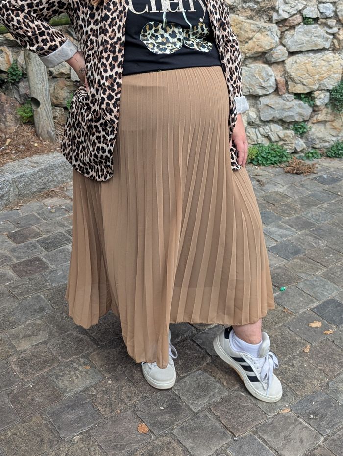 Jupe longue plissée Vienne camel
TU curvy - photo numéro 3