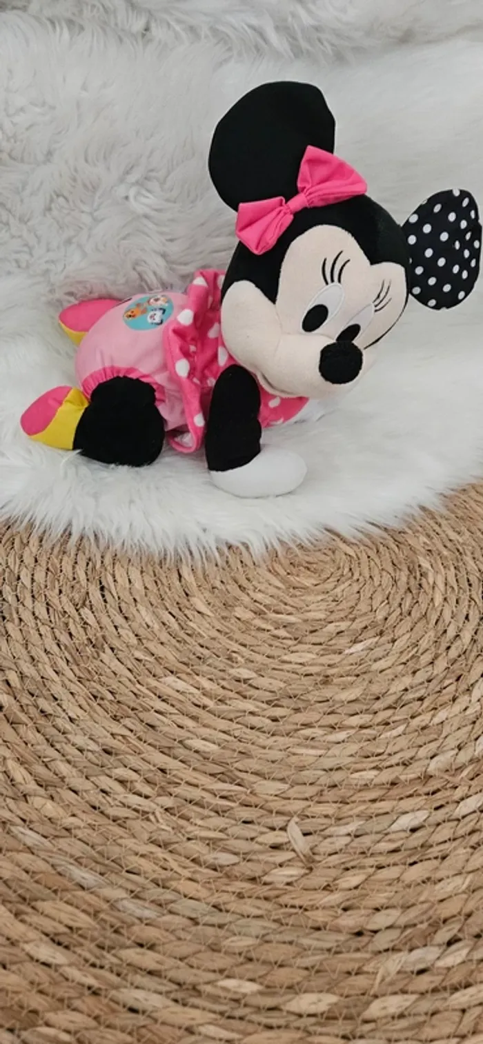 clementoni disney baby minnie fait du 4 Pattes 52335