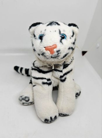 Tigre blanc.
Longueur : 19cm.