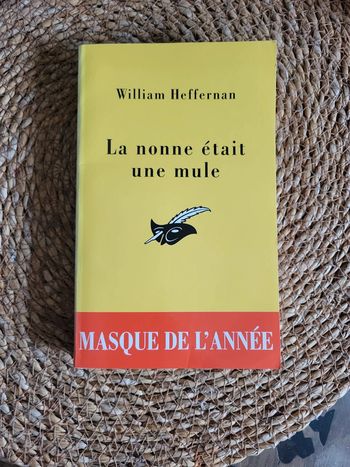 La nonne était une mule. Policier