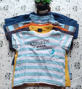 Lot de tee-shirts taille 24 mois/2 ans