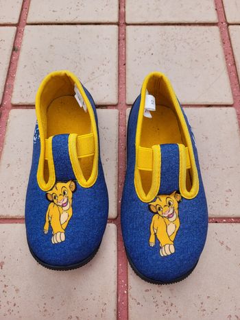 Chaussons roi lion pointure 32