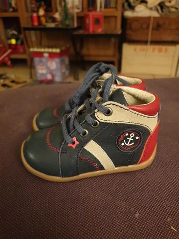 Bottines Vertbaudet neuves  cuir taille 19