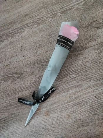 Rose (savon) idée cadeau. Pour votre bain ou offrir