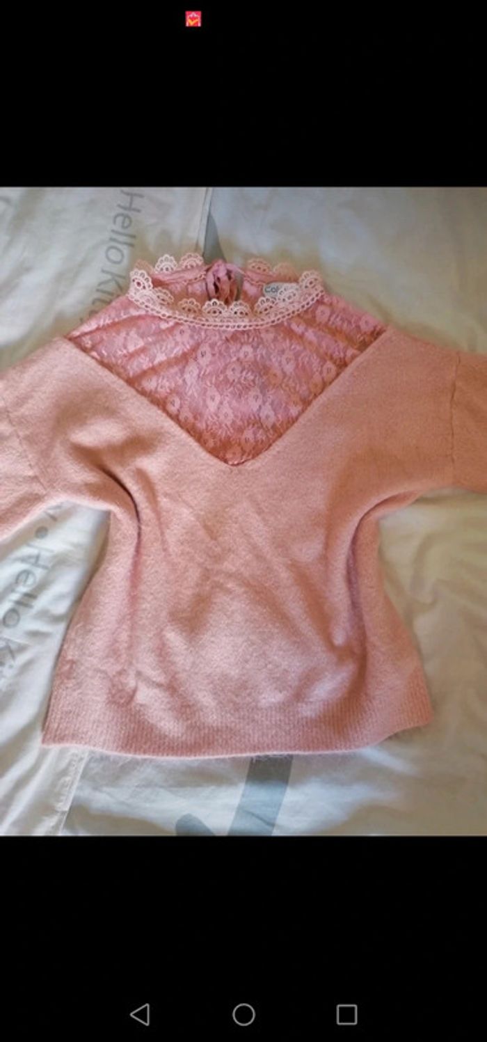 Pull rose Colynn vintage à dentelle