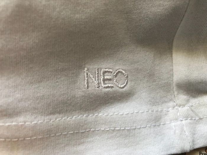 T-shirt Neo(n) is the new black - Adidas 2013 - Selena Gomez - photo numéro 3