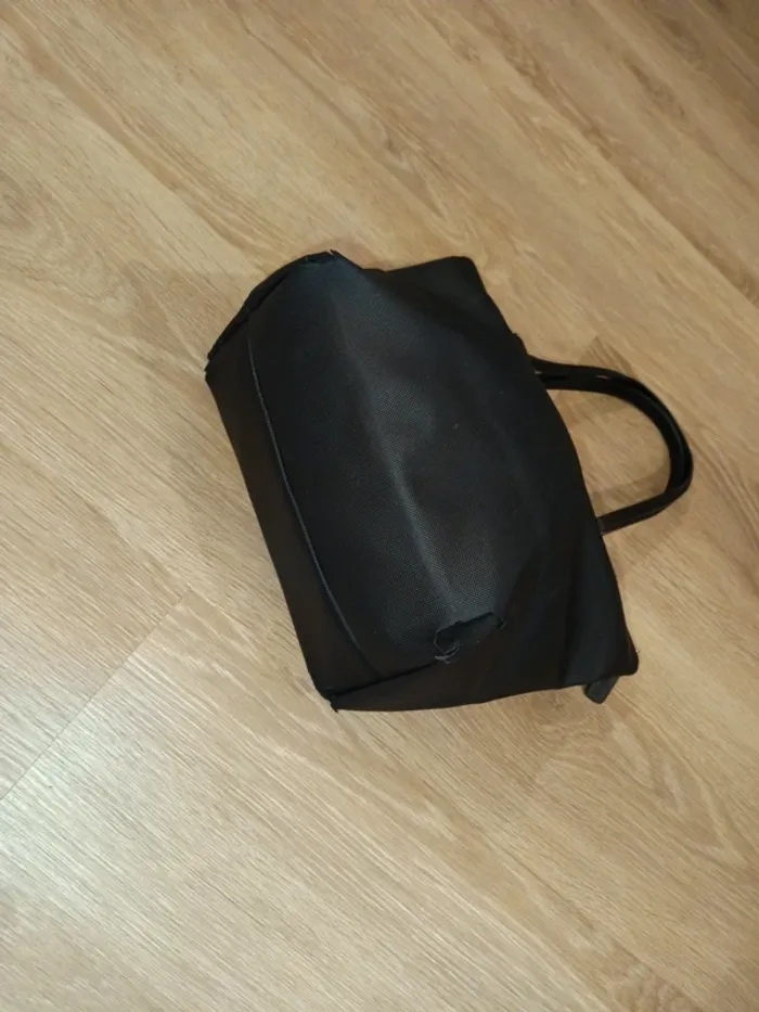 Magnifique sac Lacoste authentique noir l12 l12 petit format - photo numéro 4