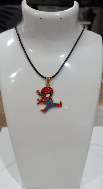 Collier cordelette noire spiderman neuf