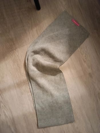 Écharpe grise polaire