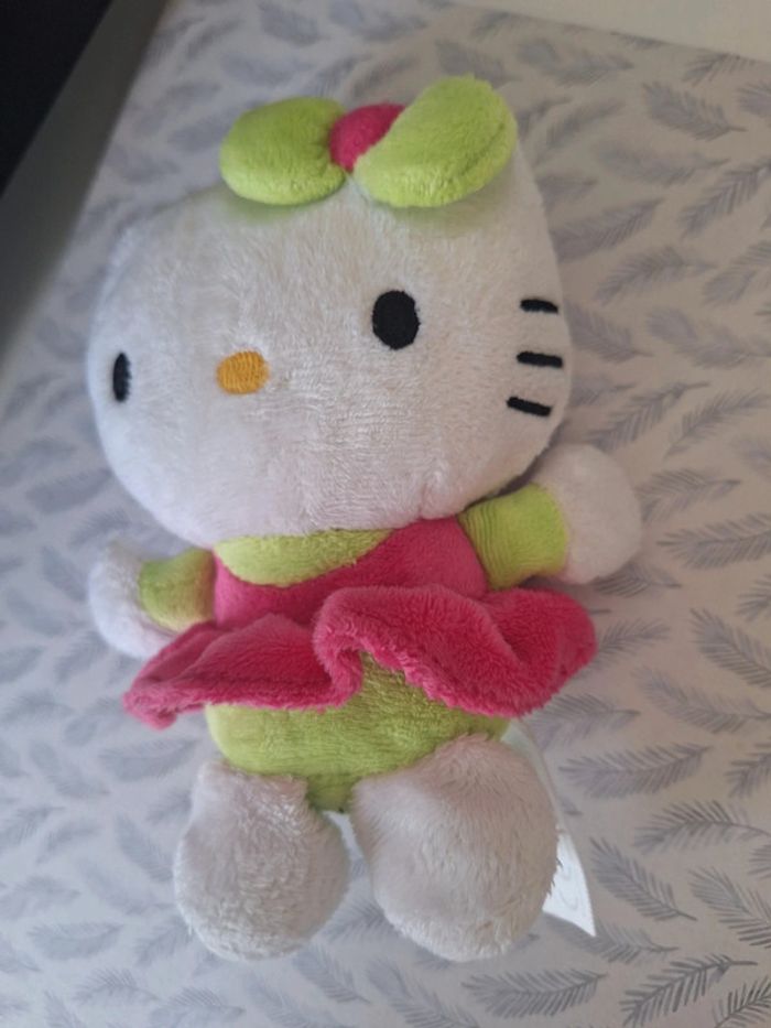 Peluche Hello Kitty 15 cm - photo numéro 2