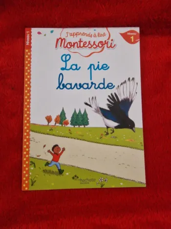 Livre j'apprends à lire montessori la pie bavarde