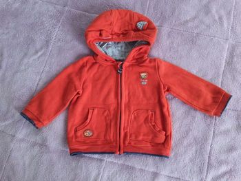 Gilet zippé à capuche