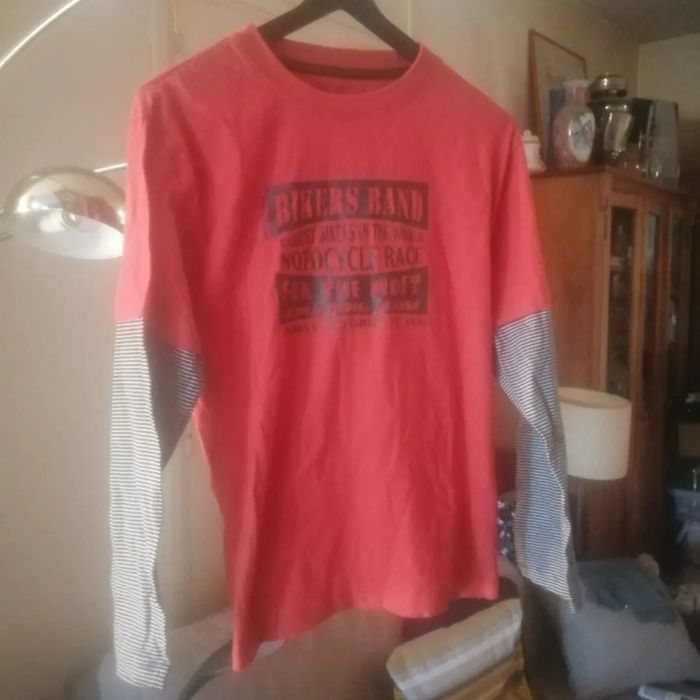 🌸Tee shirt manche longue rouge à imprimés Taille 12 ans Neuf🌸