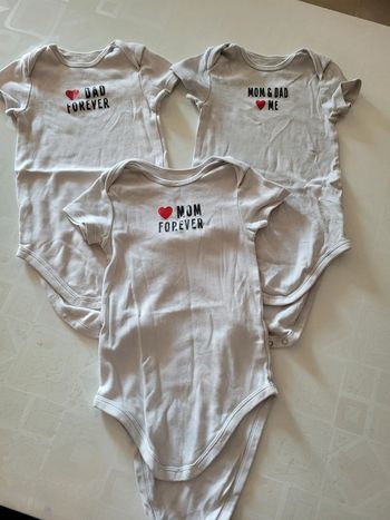 Lot bodys manches courtes 3 ans