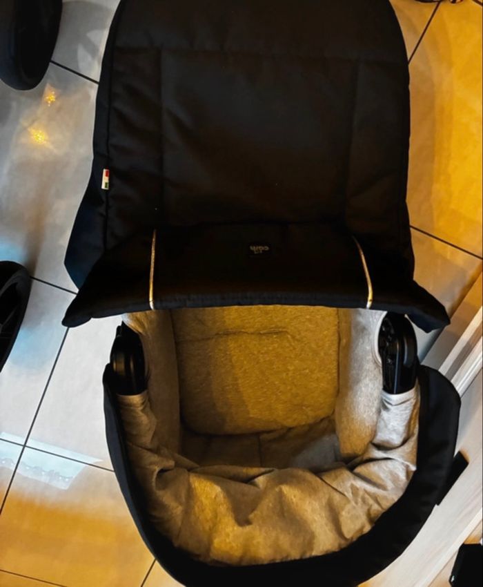 Poussette cam à venir chercher sur place à La Louvière - photo numéro 2