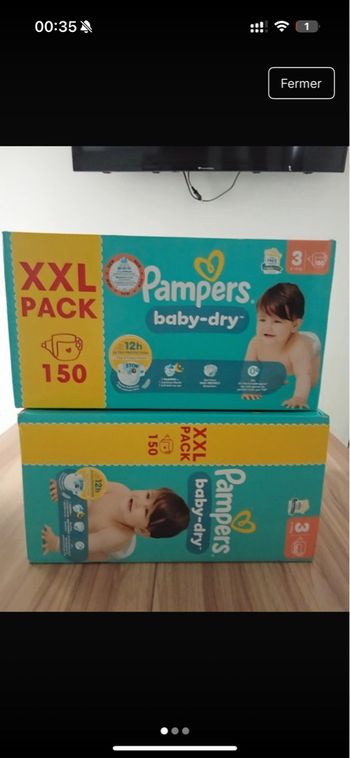 2 cartons de couches Pampers taille 3