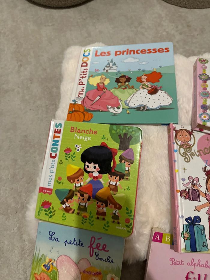 Lot 6 livres pour fille très bon état - photo numéro 4