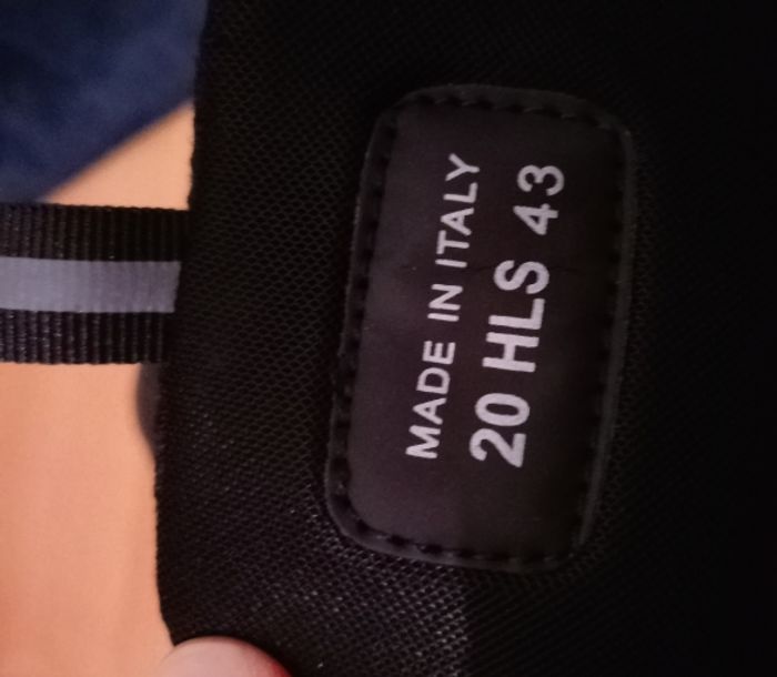 B22 Noir 43 - photo numéro 2