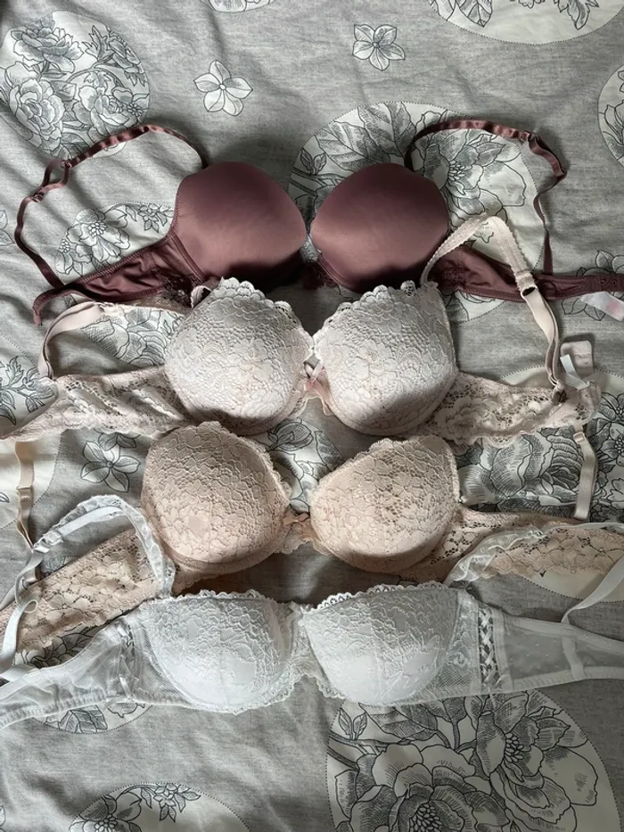 Lot de 12 soutiens-gorge