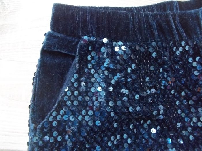 Short velours à sequins bleu marine Kiabi 12 ans - photo numéro 2