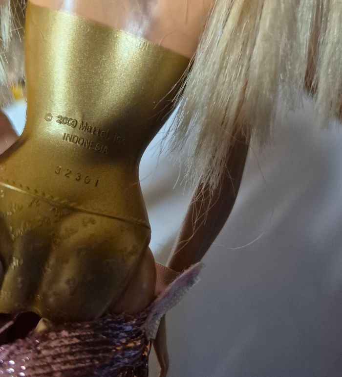 Poupée barbie princesse moderne dazzling beautyful annee 2009 - photo numéro 3
