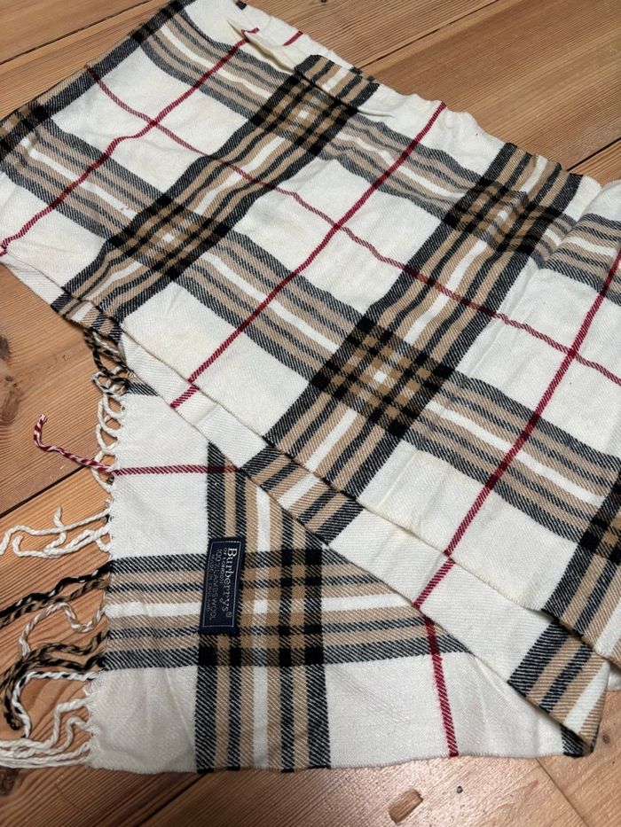 Écharpe Burberry - photo numéro 8