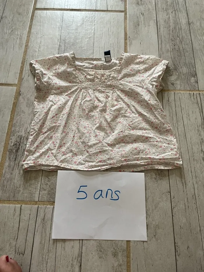 Très jolie blouse fleurie été fille 5 ans